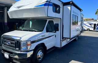32*NEW 2023* Luxury SUNSEEKER 10 Sleeper w Bunks!