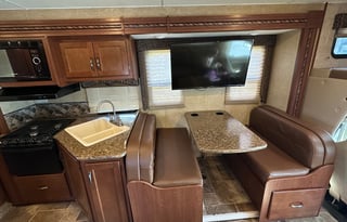 *New Listing* 2016 Thor Freedom Elite 29FE