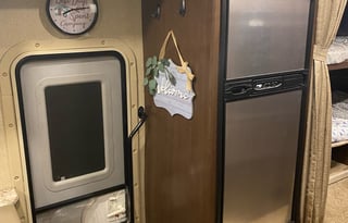 Elegant Class C Motorhome – Explore the Rockies