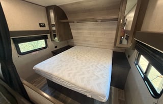 Spacious Clean 29' Jayco Travel Trailer