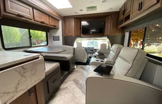 2021 Deluxe Sunseeker (Easy to Drive)