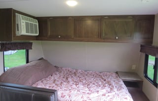 2017 Dutchmen RV Coleman Lantern LT Series 17FQ