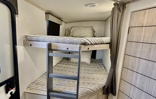 Easy Come, Easy Go RV | 2 Miles From F1 & COTA