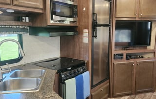 VERN, Gooseneck camper