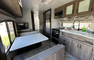 2022 Forest River RV EVO  **No Dunes**