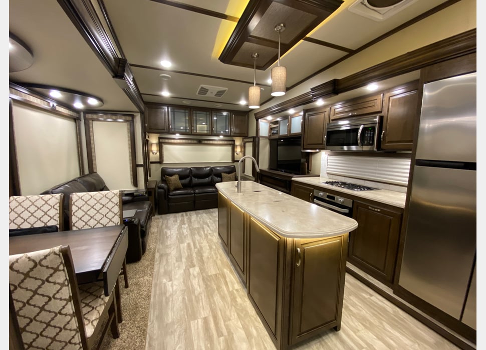 Fifth Wheel rentals in Gallatin