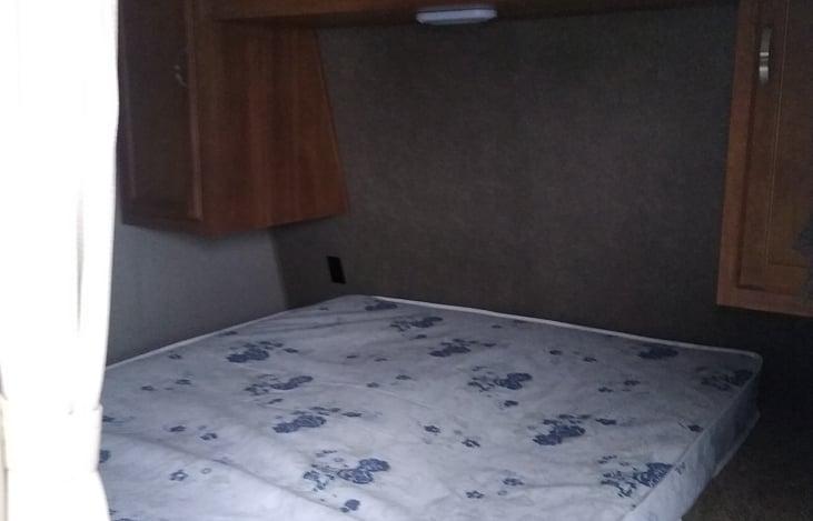 QUEEN RV BED