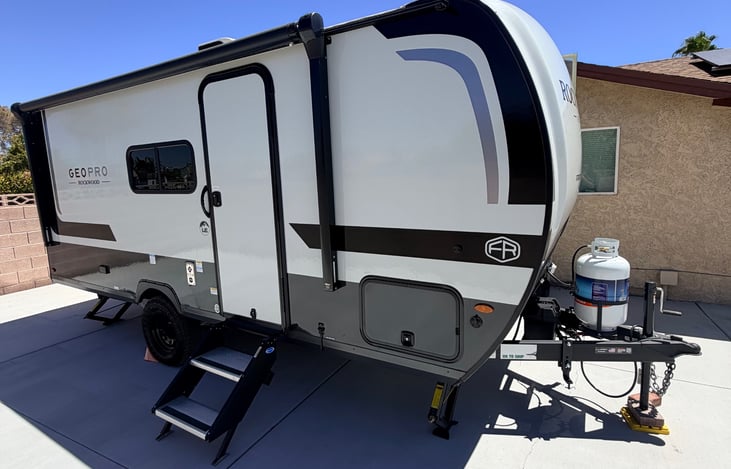 2026 Rockwood Geo Pro 17LE. About 20 feet long and roughly 2,654 lb empty. Sleeps up to 6.
