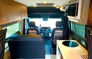 Storyteller Overland 4x4 Stealth Mode