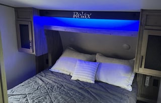 2021 Arctic Wolf fifth wheel