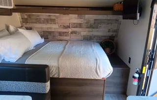 Meet Becky! 2021 Dutchmen Coleman Lantern LT 17B