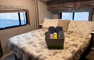 2019 Coachmen RV Freelander 26DS - Low miles