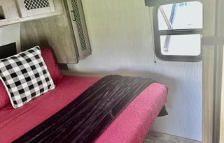 4 Season RV Perfect  4 Couples or Small Groups