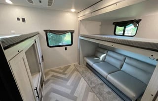 2 bed 2 bath double slides