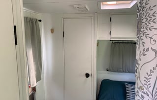 Cozy Renovated “Dutchie” Pet & Kid friendly Camper
