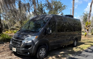 Adventure Van – 2024 Thor Motor Coach Twist 2AB