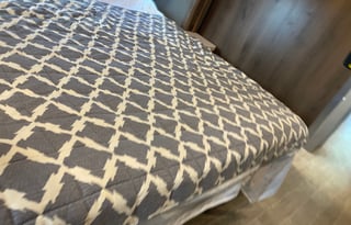 Family Friendly Luxury RV - Sleeps up to 8 Guests