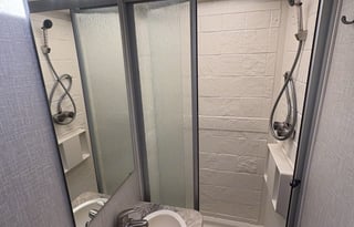 2019 Coachman Leprechaun 26' Sleeps up to 7