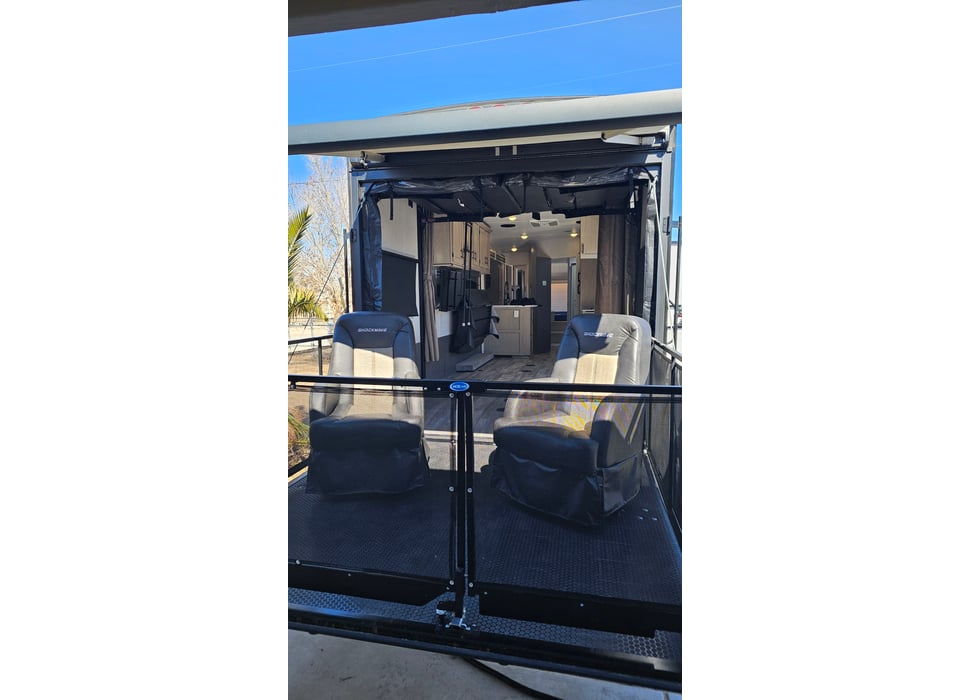 Toy Hauler rentals in Desert Hot Springs