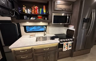 Bon-Bon - The Luxury Getaway RV