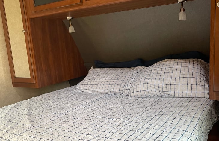 Main bedroom - Queen sized bed