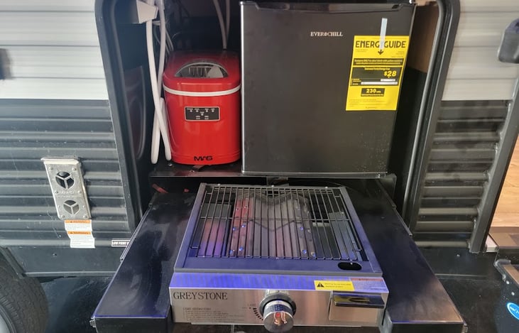Grill and Ice Maker