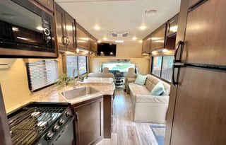 Dog Friendly! 2018 Thor Four Winds 26B! Sleeps 6!