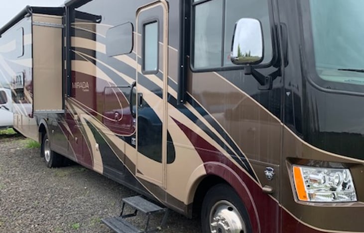 36.0 Mirada 35BH Class A Motor Home | RVshare