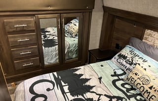 Fully Equipped RV- Perfect for Families or Couples