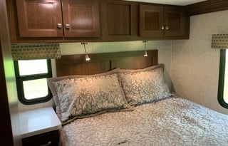 2019 Motorhome sleeps 10 extra large living space