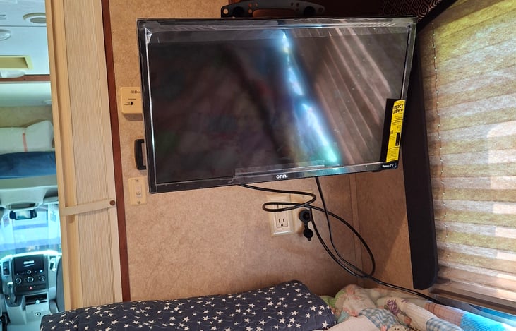 master double bed tv