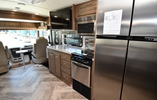 Enzo: New, Kid friendly, 2 full bath, washer/dryer