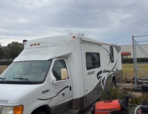 Winnebago Aspect 27D
