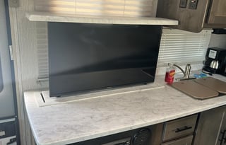 2022 Leprechaun 319MB Ford 450