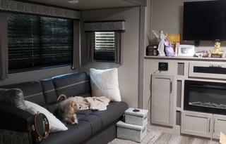 2022 Coachmen Legacy Edition 37 ft 303RKDS