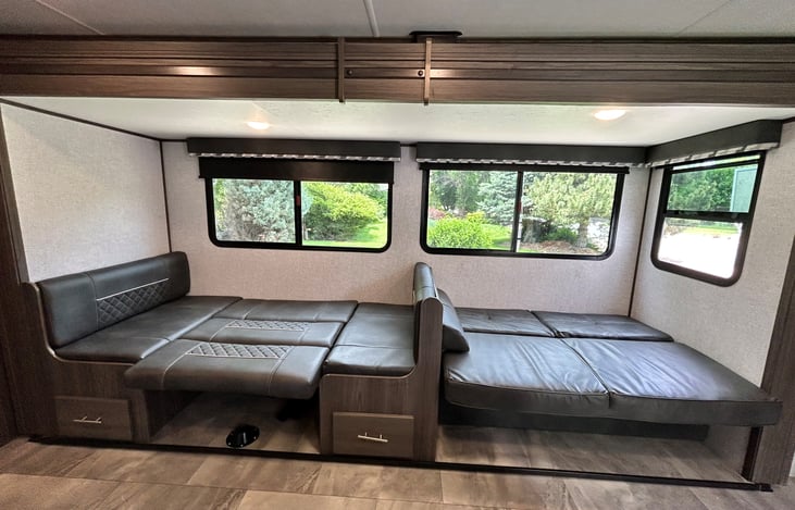 Fold out beds in Living/Dining area