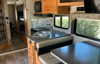 2019 Winnebago Minnie Winnie 31G Bunk Beds