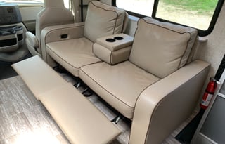 2019 Motorhome sleeps 10 extra large living space