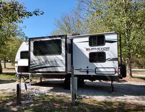 Forest River RV Surveyor Legend 19BHLE