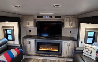 2023 Luxury Fifth Wheel