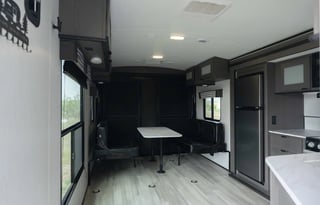 2023 Cruiser RV MPG 2700TH Toy Hauler pet friendly