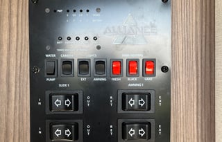 Big Merla Sleeps 7 and Bring your Furry Friends