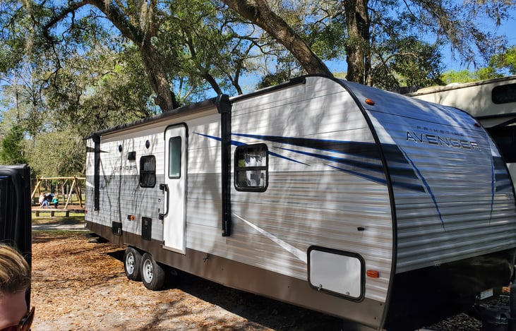 Please make sure after you pack up the camper, before departure,  that the slide is all the way in,  the awning is pulled in,  gas is off and tanks are EMPTY.  Do a walk around just to be sure.