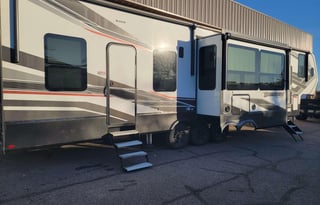 Bigfoot- 2022 Grand Design Momentum