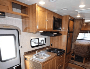 Coachmen RV Leprechaun 220QB Ford 350