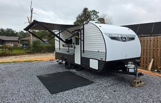 Dukes Family Camper Rental- "Breezy"