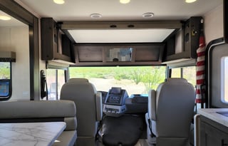 2022 FR3 34DS Class-A(Gas) Sleeps Up to 8 + Tent