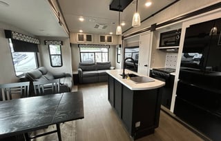 Luxury 5th Wheel