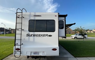 Enjoy a cruise in "CRUZ"! *TAILGATER'S DELIGHT!*