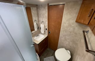 2019 Winnebago Minnie Winnie 31G Bunkhouse